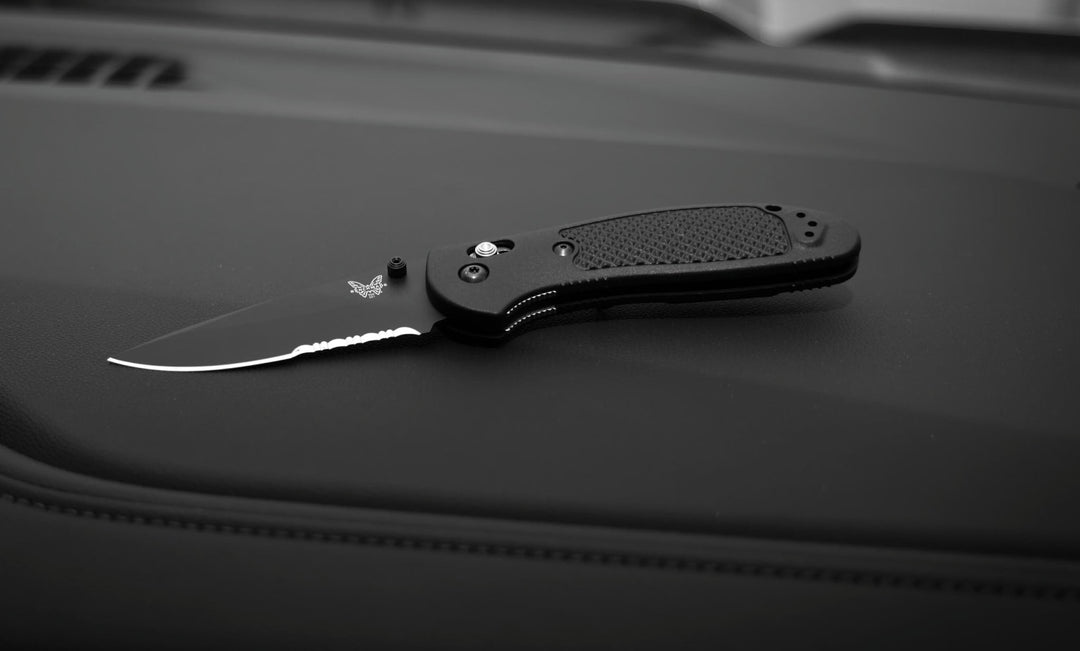 Benchmade 551SBK-S30V Griptilian Drop-Point Folding Knife - Black Grivory